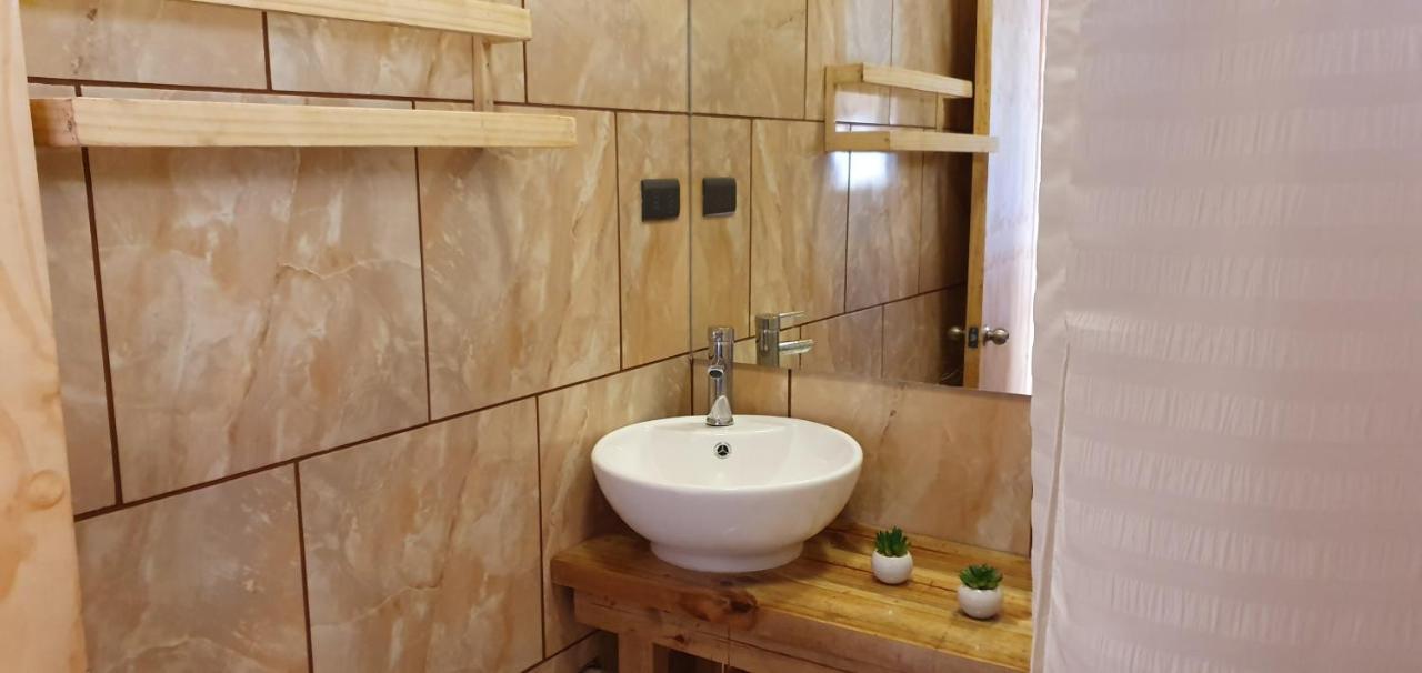 Apartamentos Tupuna Lodge Анґа-Роа Екстер'єр фото